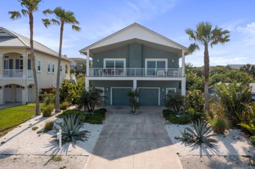 The Vista Steps to beach with Game Room in St. Augustine, USA