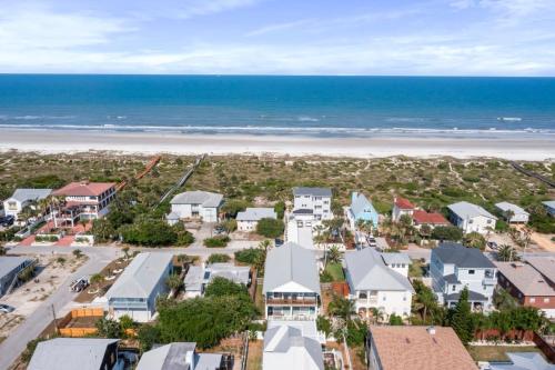 The Vista Steps to beach with Game Room in St. Augustine, USA
