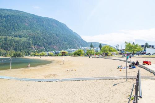 Echo Beach, 2 Bed, Lake View and Walkable to Beach, Harrison Hot Springs (Foto 10)