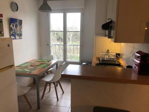 Kitchen, Appartement moderne a Montpellier, 45 m², climatisation in Aiguerelles