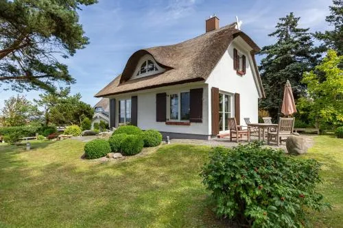 Haus am Hohen Ufer 01 in Ahrenshoop, Deutschland