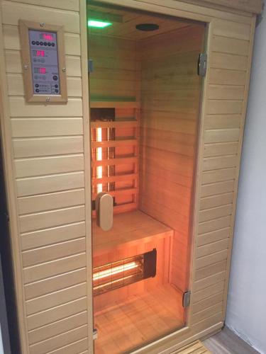 Sauna, La Maréchalerie L'ATELIER (La Marechalerie L'ATELIER) in Saint-Aignan-le-Jaillard