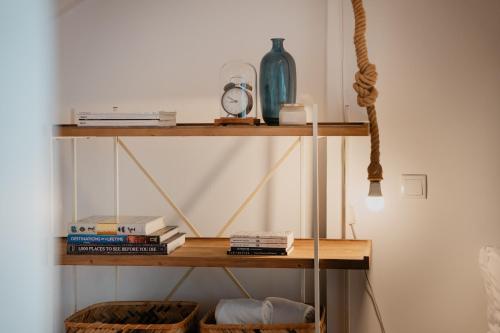 Stylish Getaway in a Mezzanine Flat by the Castle, Lisbonne (photo 7)