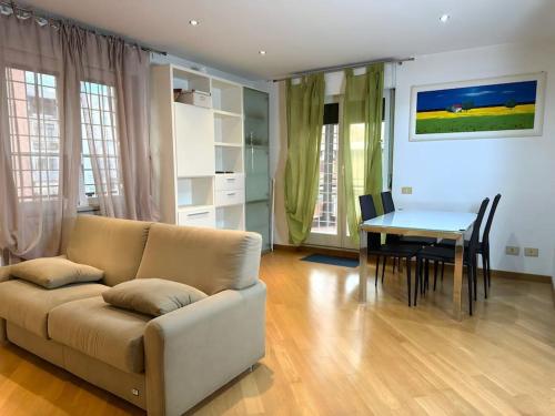 10 Min to Metro Cozy Apartment Near City Center, Rom (Foto 9)