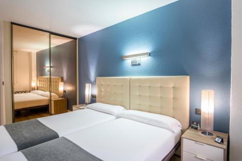 Hotel Apartamentos Don Carlos - image 11