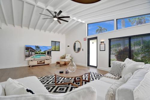 Tropical Paradise Retreat in Hollywood, USA