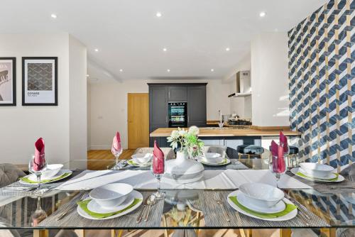 Amazing Rural Retreat in The Cotswolds - Parking in เมลส์