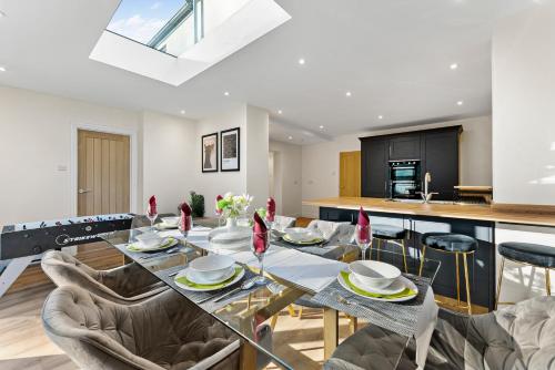 Amazing Rural Retreat in The Cotswolds - Parking in เมลส์