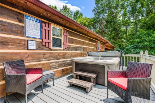 Cozy Bear Cabin in Cosby, USA