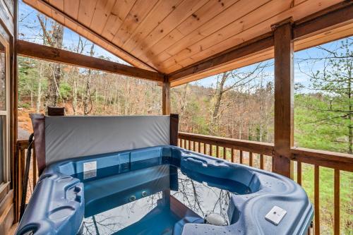 Bear Mountain Serenity in Gatlinburg, USA