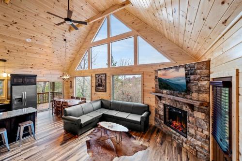 Bear Mountain Serenity in Gatlinburg, USA