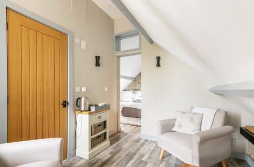 The Royal Oak, Gladestry Room Type - Deluxe Family Suite