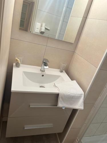 Hôtel Le Roosevelt - image 2