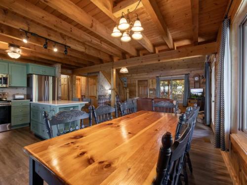 BEST VIEWS LAKE FRONT Waters Edge BEST VIEWS LAKE FRONT Waters Edge