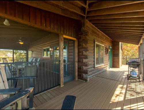 BEST VIEWS LAKE FRONT Waters Edge BEST VIEWS LAKE FRONT Waters Edge