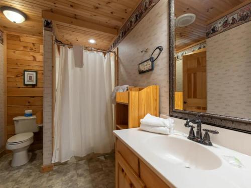 BEST VIEWS LAKE FRONT Waters Edge BEST VIEWS LAKE FRONT Waters Edge