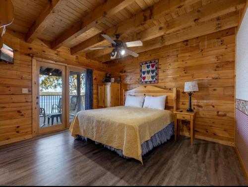 BEST VIEWS LAKE FRONT Waters Edge BEST VIEWS LAKE FRONT Waters Edge