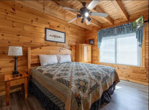 BEST VIEWS LAKE FRONT Waters Edge BEST VIEWS LAKE FRONT Waters Edge