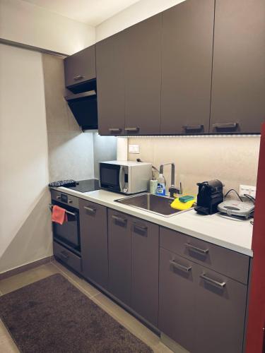 Minimal 2bd apartment in Thisio - image 7