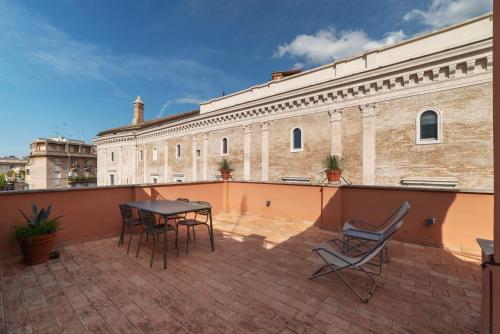 Apartment with Terrace in via del Pellegrino - FromHometoRome, Řím (fotografie 3)