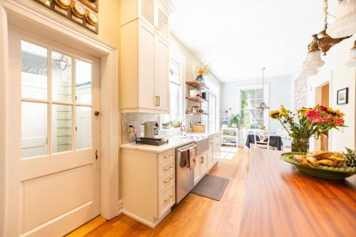 Historic 4br Trinity Park Home Near Duke