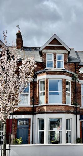 The Muse - Luxury 5 Bedroom House gîte à louer Ballymacarret