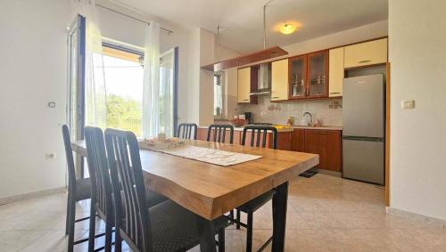 Joy Holiday Home - A Relaxing Getaway in Babici