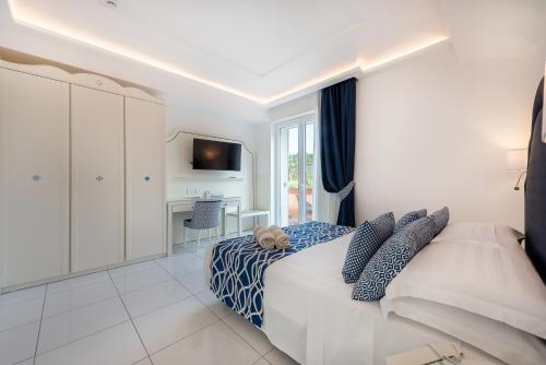 Superior Double Room image 10