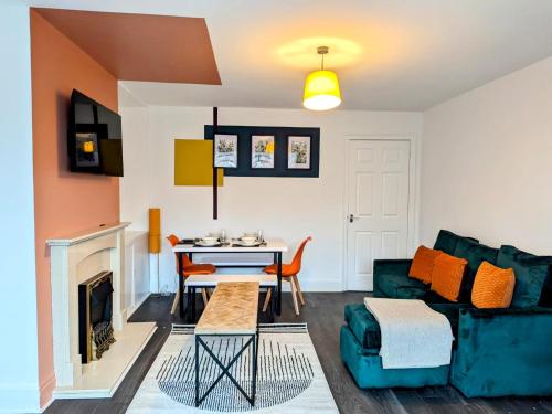 Spacious 3 BDRM with Driveway , Garden, Blyth in Blyth
