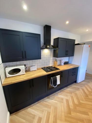 4 Br Very Spacious And Homey House in ไบลท์