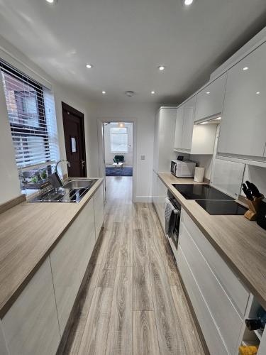 3BR, 6 min to central station, full kitchen in Parr