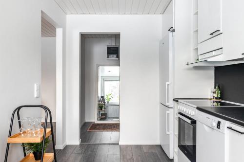 Cozy 1 Bedroom Apartment Next To The Beach With Free Private Parking 2
