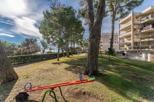 Three-Bedroom Apartment with Sea View image 6
