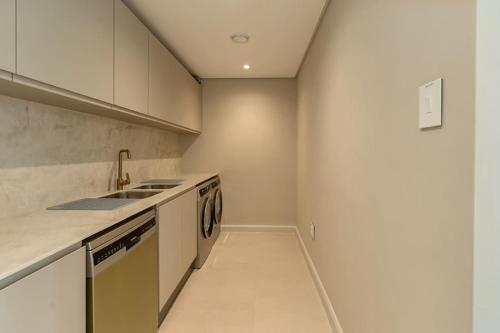 4 Bedroom Villa Coeur De Lion - image 12