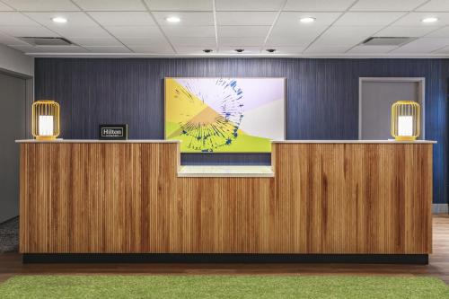 Előcsarnok, Spark by Hilton Denver International Airport near Denveri nemzetközi repülőtér
