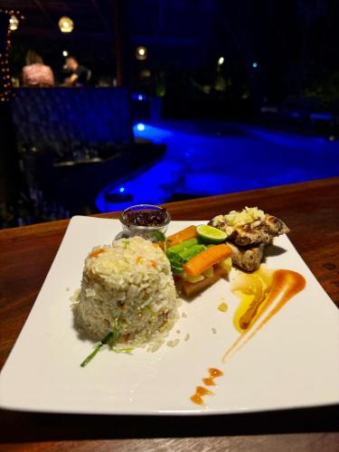 Sundaras Sigiriya Jungles Caves Resort