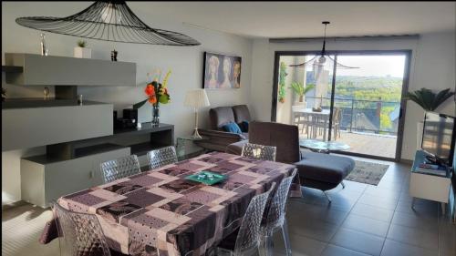 Rodez Aveyron appart. T4 neuf 2 places parking in 羅德茲市中心