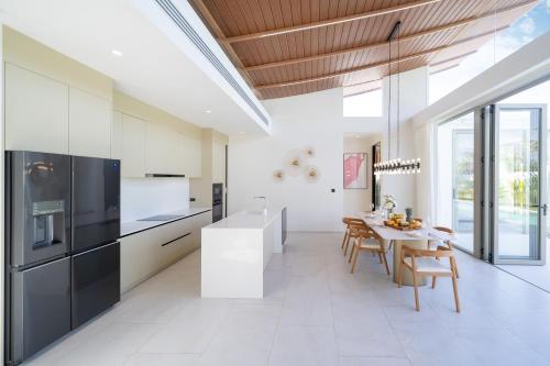 Luxury villa 3-4 bedroom near Bangtao beach in Layan