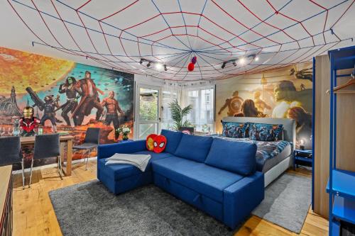 EDLER WOHNRAUM Superhelden-Studio mit Heimkino, Balkon, Boxspringbett, Siemens-Kaffeevollautomat, Lift, Parkplatz & WLAN 364 Mbps
