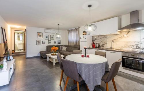 1 Bedroom Beautiful Apartment In Novigrad - Location saisonnière - Novigrad