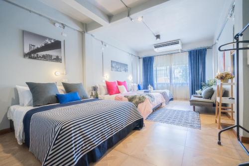 room detail thumbnail 0