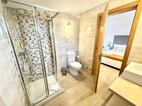 Double Room with Terrace image 3