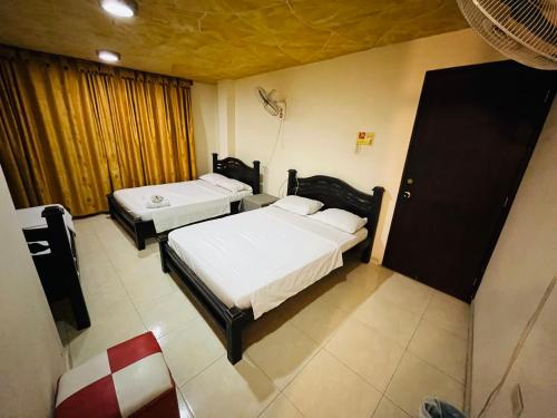 2 double beds
