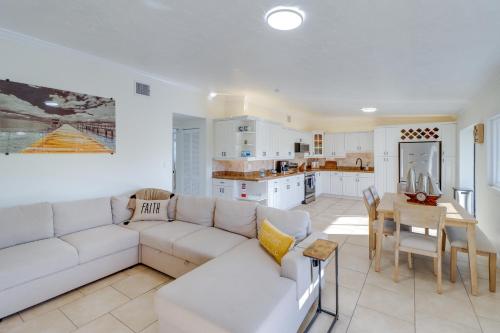 Canal-Front Apt with Screened Balcony in Key Largo! in Key Largo, USA