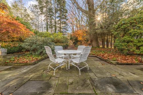 The Gardens - Lily - Walking Distance to Douglas Beach in Douglas (MI)
