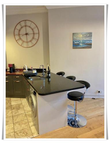 Beautifully Decorated 2Bed Apt- Gem in City Center, Эдинбург (фото 8)