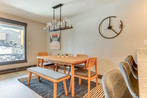 Between Beaver Creek and Vail Modern Condo with View! in Avon, USA