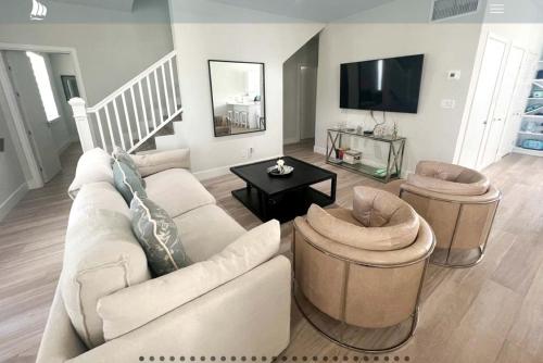 4-bedroom house in delightful Palm Cay - image 5