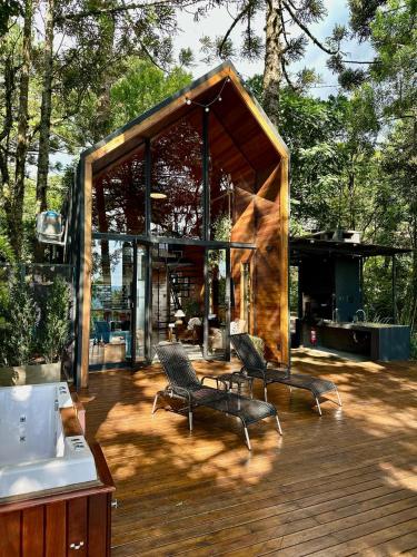 La negra - cabana entre araucárias, São Francisco de Paula