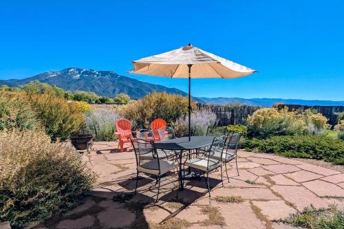 Taos Moon in Arroyo Seco, USA